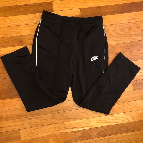 nike sportswear heritage women's pants